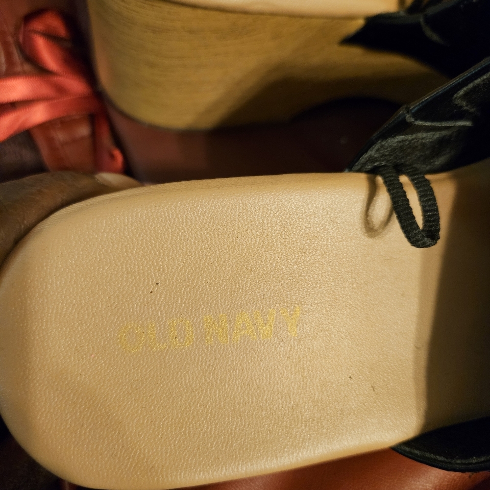 Clogs